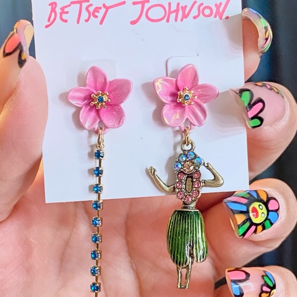 🦖BETSEY JOHNSON EARRINGS - Picture 3 of 3